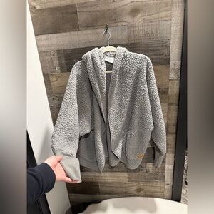 Nordic Beach | Sherpa One Size Hooded Wrap Jacket